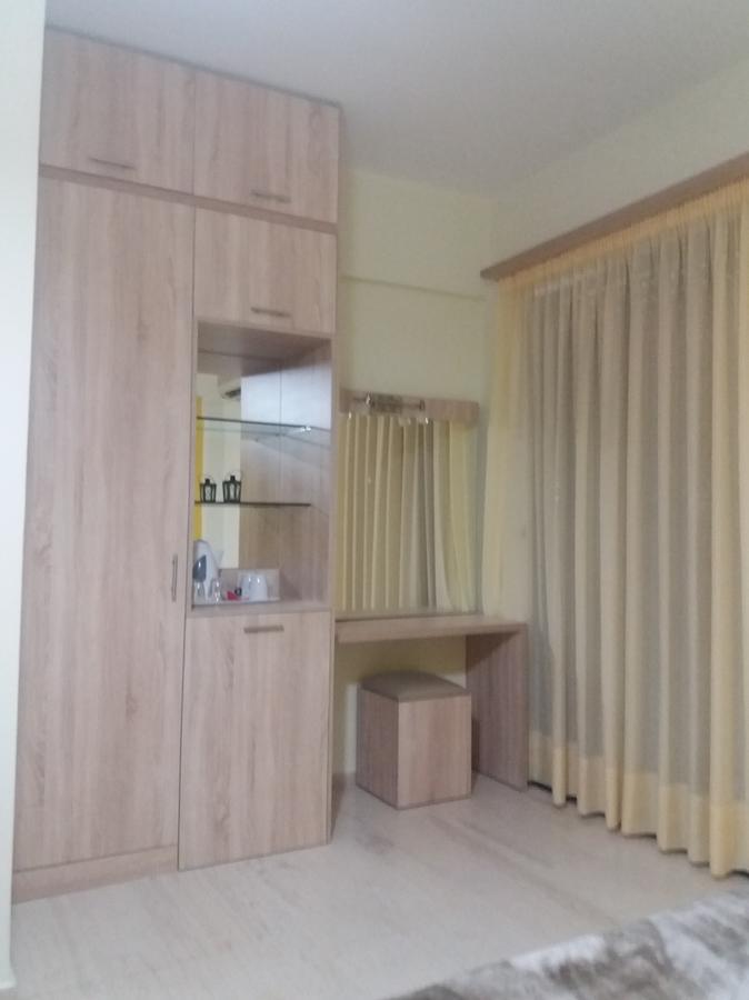 Nikos & Anna Rooms โรดาคิโน ภายนอก รูปภาพ